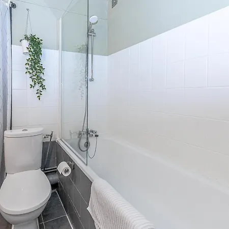 Matcha - 3 Min Parking, Wi-fi, Nespresso - Spacieux & Serein, Ideal Pros Et Familles - Spacious & Serene, Perfect For Pros & Families Apartment