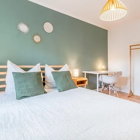 Lägenhet 1 & 4 Appts - 1 A 4 Lits - 1 A 7 Pers - Max 25 Pers - 1 Immeuble - Confort, Flexibilite ------ - 1 & 4 Apts - 1 To 4 Beds - 1 To 7 Guests - Up To 25 - Same Building -- Cattenom Hayange