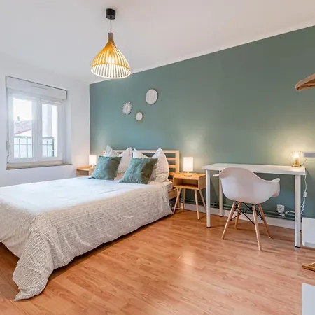 Lägenhet 1 & 4 Appts - 1 A 4 Lits - 1 A 7 Pers - Max 25 Pers - 1 Immeuble - Confort, Flexibilite ------ - 1 & 4 Apts - 1 To 4 Beds - 1 To 7 Guests - Up To 25 - Same Building -- Cattenom Hayange