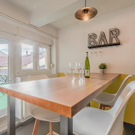 Apartment Matcha - 3 Min Parking, Wi-fi, Nespresso - Spacieux & Serein, Ideal Pros Et Familles - Spacious & Serene, Perfect For Pros & Families Hayange