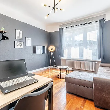 1 & 5 Appts - 1 A 4 Lits - 1 A 7 Pers - Max 31 Pers - 1 Immeuble - Confort, Flexibilite ------ - 1 & 5 Apts - 1 To 4 Beds - 1 To 7 Guests - Up To 31 - Same Building -- Cattenom Διαμέρισμα
