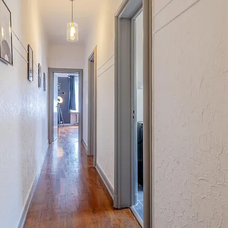 Διαμέρισμα 1 & 5 Appts - 1 A 4 Lits - 1 A 7 Pers - Max 31 Pers - 1 Immeuble - Confort, Flexibilite ------ - 1 & 5 Apts - 1 To 4 Beds - 1 To 7 Guests - Up To 31 - Same Building -- Cattenom Hayange