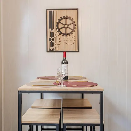 Apartment New Cattenom - For Teams & Families - 2 To 7 Beds, 3-min Parking Hayange