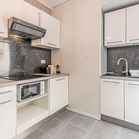 Apartment Matcha - 3 Min Parking, Wi-fi, Nespresso - Spacieux & Serein, Ideal Pros Et Familles - Spacious & Serene, Perfect For Pros & Families *