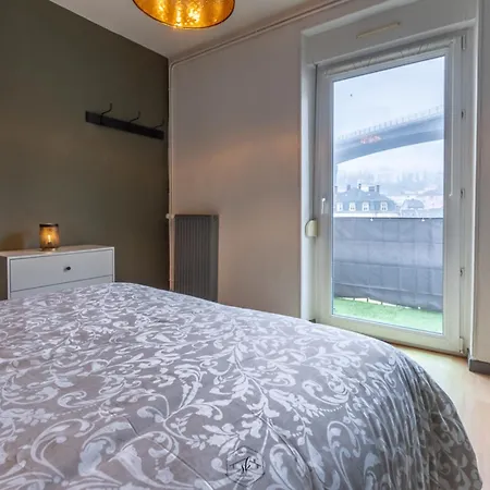 1 & 5 Appts - 1 A 4 Lits - 1 A 7 Pers - Max 31 Pers - 1 Immeuble - Confort, Flexibilite ------ - 1 & 5 Apts - 1 To 4 Beds - 1 To 7 Guests - Up To 31 - Same Building -- Cattenom