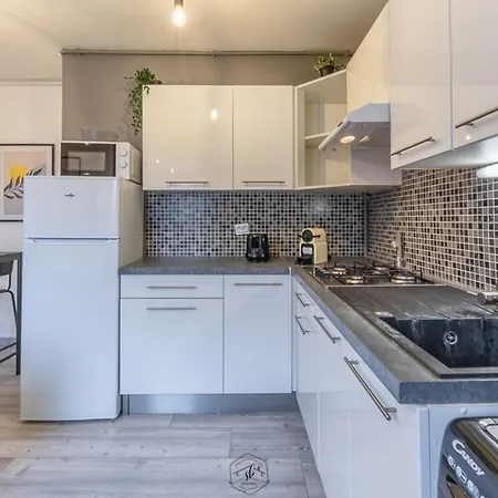 1 & 5 Appts - 1 A 4 Lits - 1 A 7 Pers - Max 31 Pers - 1 Immeuble - Confort, Flexibilite ------ - 1 & 5 Apts - 1 To 4 Beds - 1 To 7 Guests - Up To 31 - Same Building -- Cattenom Διαμέρισμα *