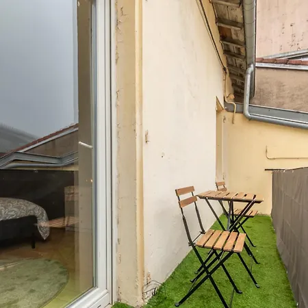 1 & 5 Appts - 1 A 4 Lits - 1 A 7 Pers - Max 31 Pers - 1 Immeuble - Confort, Flexibilite ------ - 1 & 5 Apts - 1 To 4 Beds - 1 To 7 Guests - Up To 31 - Same Building -- Cattenom * Hayange