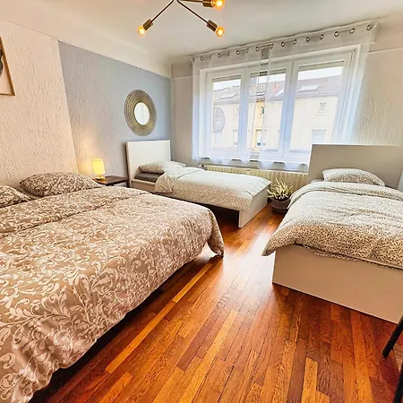 1 & 4 Appts - 1 A 4 Lits - 1 A 7 Pers - Max 25 Pers - 1 Immeuble - Confort, Flexibilite ------ - 1 & 4 Apts - 1 To 4 Beds - 1 To 7 Guests - Up To 25 - Same Building -- Cattenom
