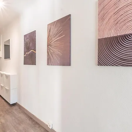 1 & 5 Appts - 1 A 4 Lits - 1 A 7 Pers - Max 31 Pers - 1 Immeuble - Confort, Flexibilite ------ - 1 & 5 Apts - 1 To 4 Beds - 1 To 7 Guests - Up To 31 - Same Building -- Cattenom * Hayange