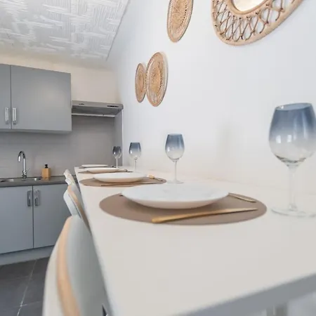 Διαμέρισμα 1 & 5 Appts - 1 A 4 Lits - 1 A 7 Pers - Max 31 Pers - 1 Immeuble - Confort, Flexibilite ------ - 1 & 5 Apts - 1 To 4 Beds - 1 To 7 Guests - Up To 31 - Same Building -- Cattenom Hayange