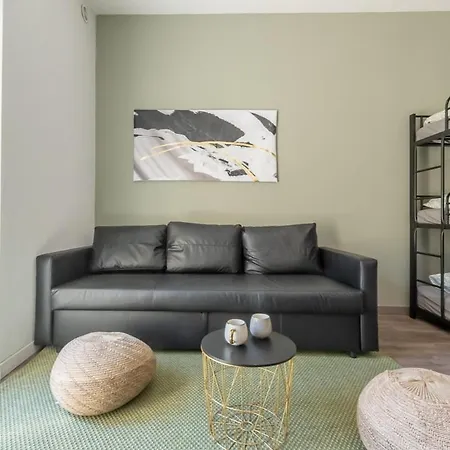 1 & 5 Appts - 1 A 4 Lits - 1 A 7 Pers - Max 31 Pers - 1 Immeuble - Confort, Flexibilite ------ - 1 & 5 Apts - 1 To 4 Beds - 1 To 7 Guests - Up To 31 - Same Building -- Cattenom Hayange