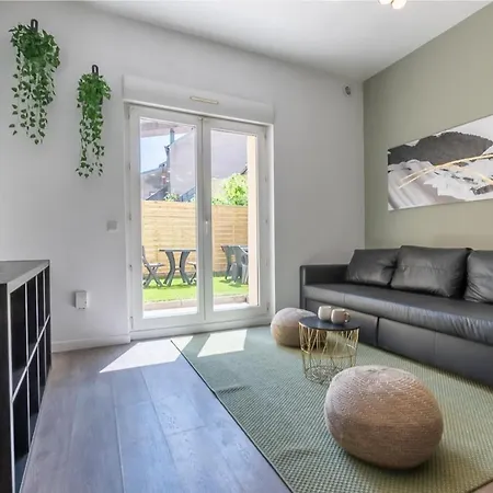 1 & 5 Appts - 1 A 4 Lits - 1 A 7 Pers - Max 31 Pers - 1 Immeuble - Confort, Flexibilite ------ - 1 & 5 Apts - 1 To 4 Beds - 1 To 7 Guests - Up To 31 - Same Building -- Cattenom Hayange