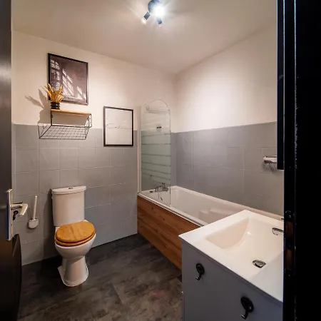 New Cattenom - For Teams & Families - 2 To 7 Beds, 3-min Parking Apartment *