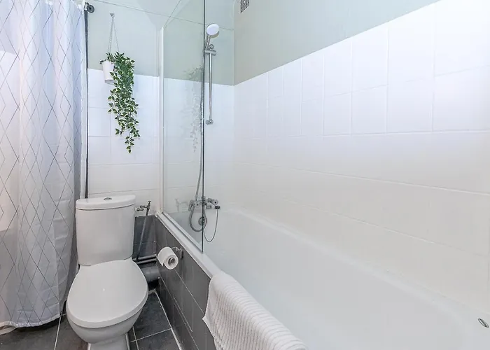 New Cattenom - For Teams & Families - 2 To 5 Beds, 3-min Parking 아파트