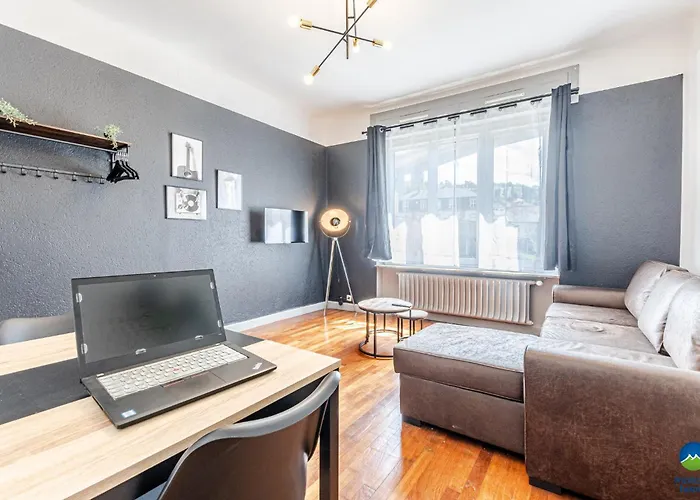 New Cattenom - For Teams & Families - 2 To 5 Beds, 3-min Parking 아파트