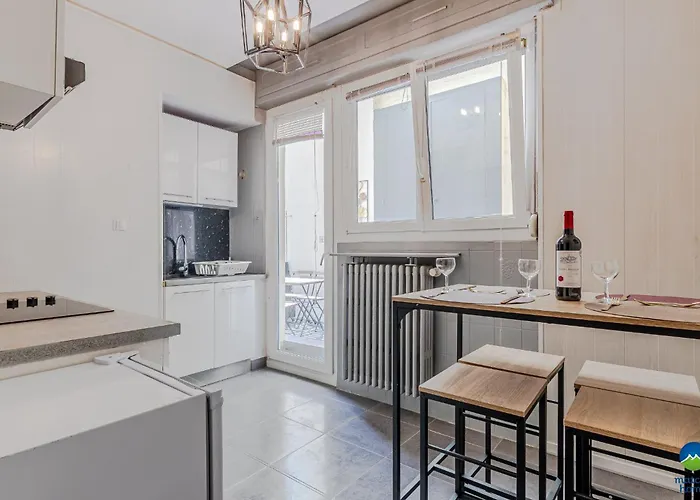 New Cattenom - For Teams & Families - 2 To 5 Beds, 3-min Parking