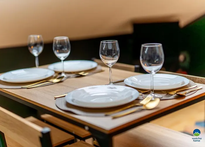 New Cattenom - For Teams & Families - 2 To 5 Beds, 3-min Parking